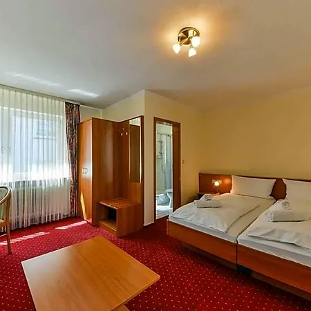 Hessischer Hof 3*